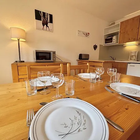Апартаменты Cosy A Notre-dame-de-bellecombe, Proche Des Pistes Et Commerces - 4 Pers, Balcon, Parking - Fr-1-595-25 Нотр-Дам-де-Белькомб
